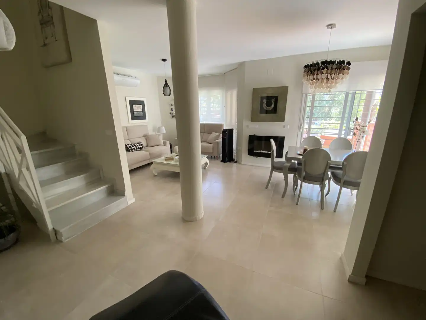 Sala de estar de Casa adosada en venta en Torremolinos con Aire acondicionado, Jardín privado y Terraza