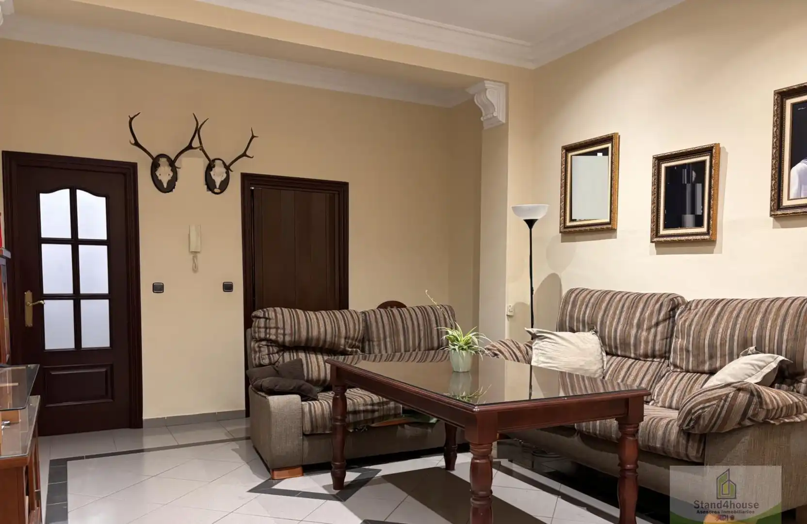 Sala de estar de Casa adosada en venta en Bollullos Par del Condado con Aire acondicionado, Terraza y Trastero