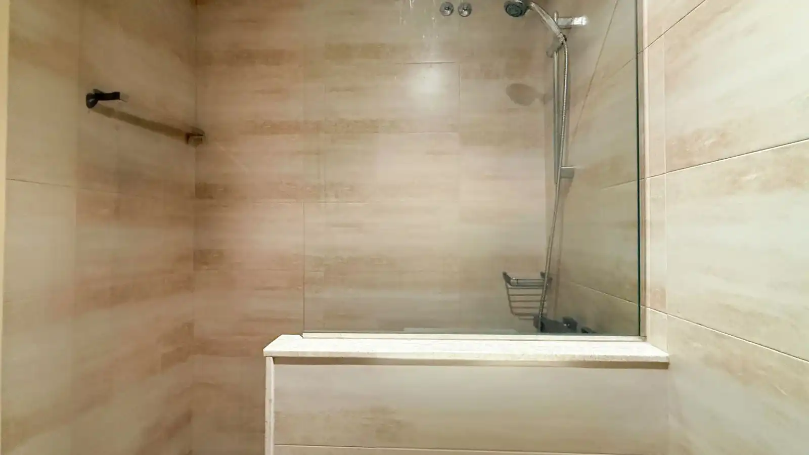 Baño de Piso en venta en Vigo  con Calefacción, Horno y Lavadora