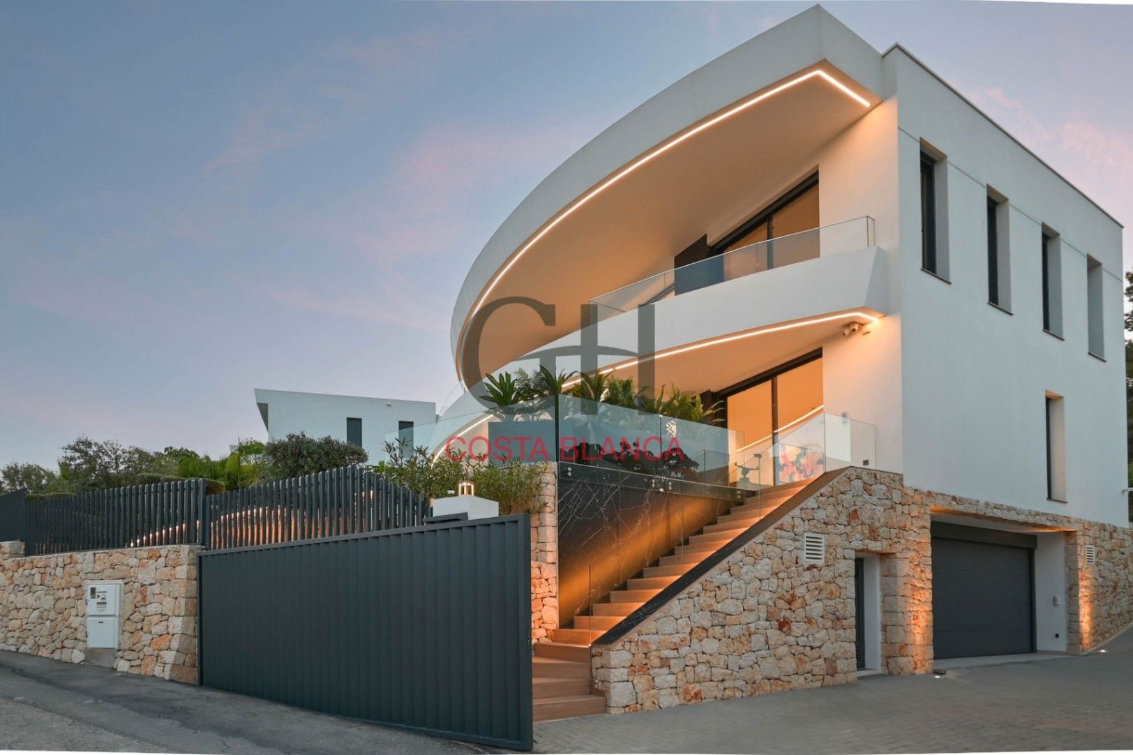 Vista exterior de Casa o xalet en venda en Moraira amb Aire condicionat, Calefacció i Jardí privat