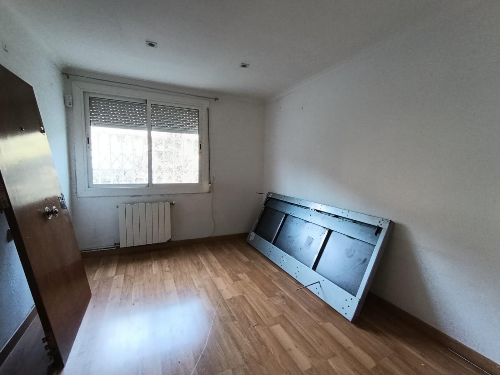 Dormitori de Planta baixa en venda en  Barcelona Capital