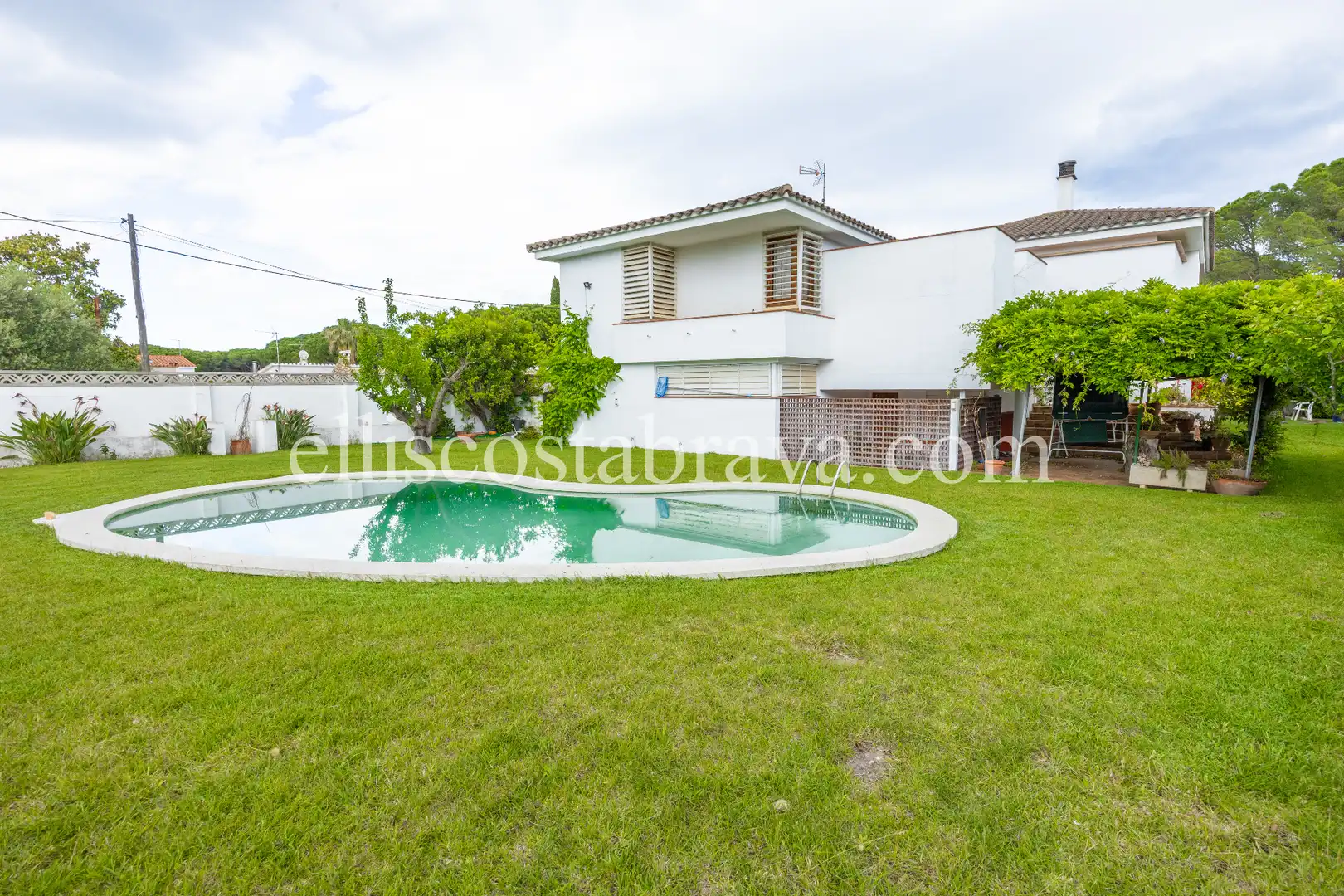 Casa o xalet en venda en L'Escala amb Aire condicionat, Calefacció i Jardí privat