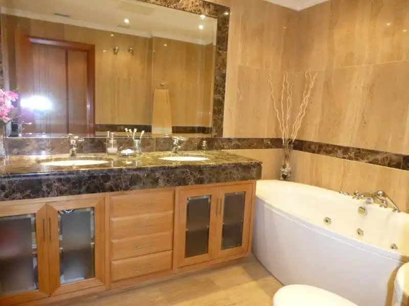 Baño de Apartamento de alquiler en Marbella con Aire acondicionado, Terraza y Amueblado