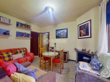 Casa aparellada en venda a Font Verda