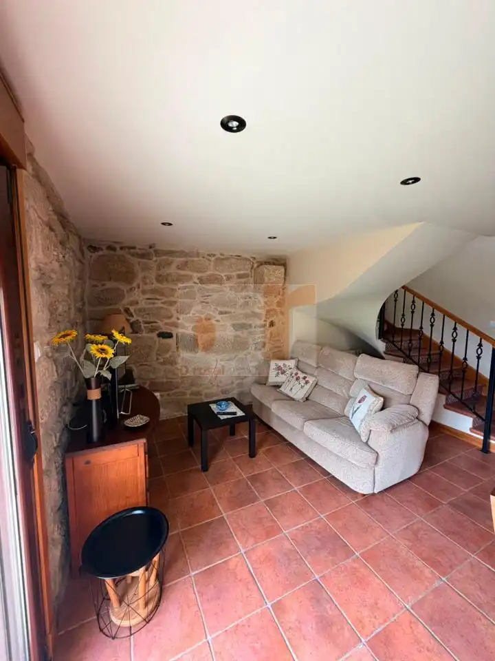 Sala d'estar de Casa o xalet de lloguer en Moaña amb Calefacció, Jardí privat i Terrassa