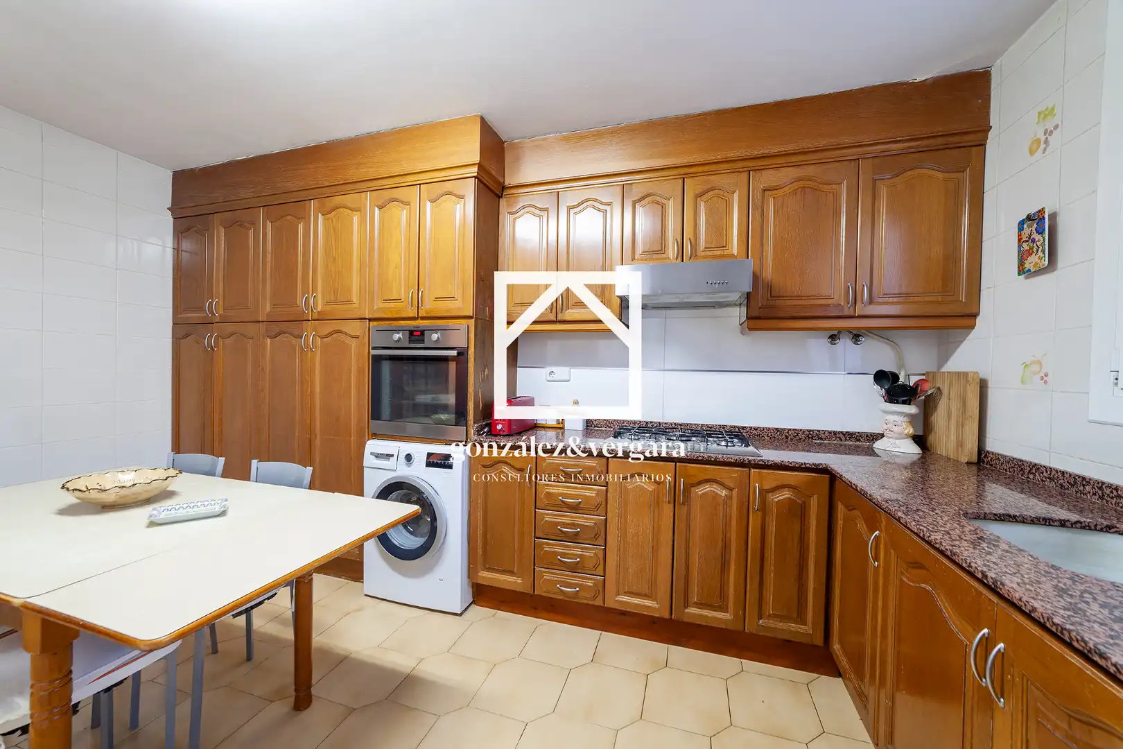 Küche von Wohnung zum Verkauf in Burjassot mit Klimaanlage, Heizung und Terrasse