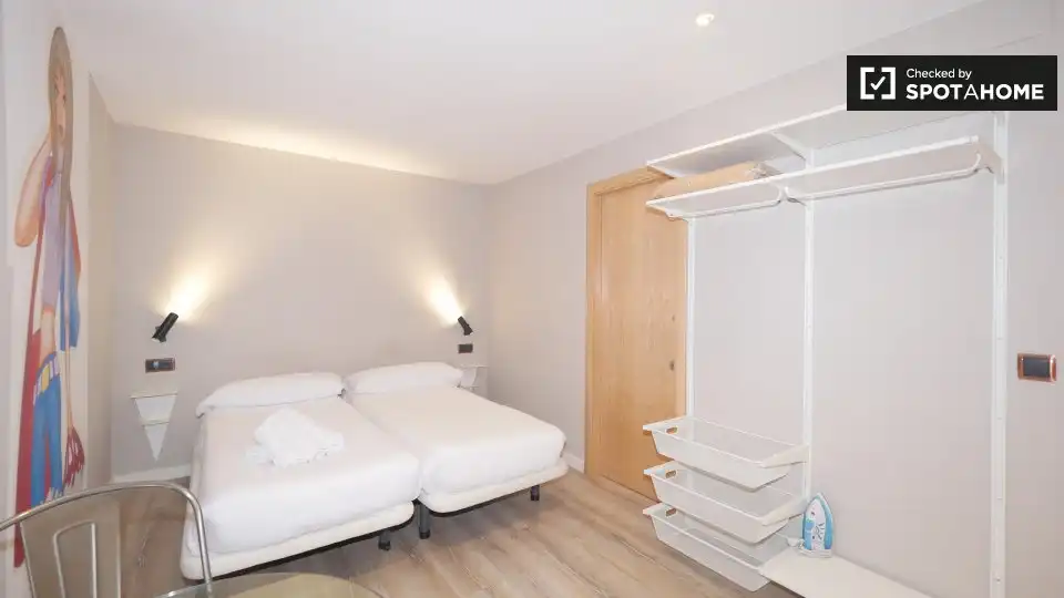 Habitación de Piso de alquiler en Barcelona con Aire acondicionado, Calefacción y Amueblado