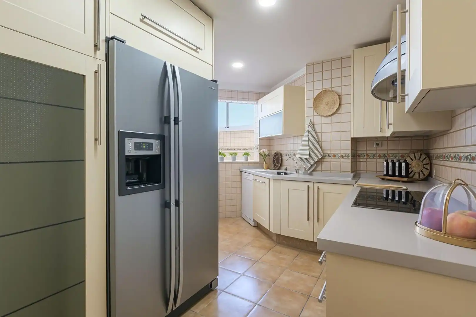 Küche von Wohnung zum Verkauf in Benalmádena mit Klimaanlage, Terrasse und Balkon