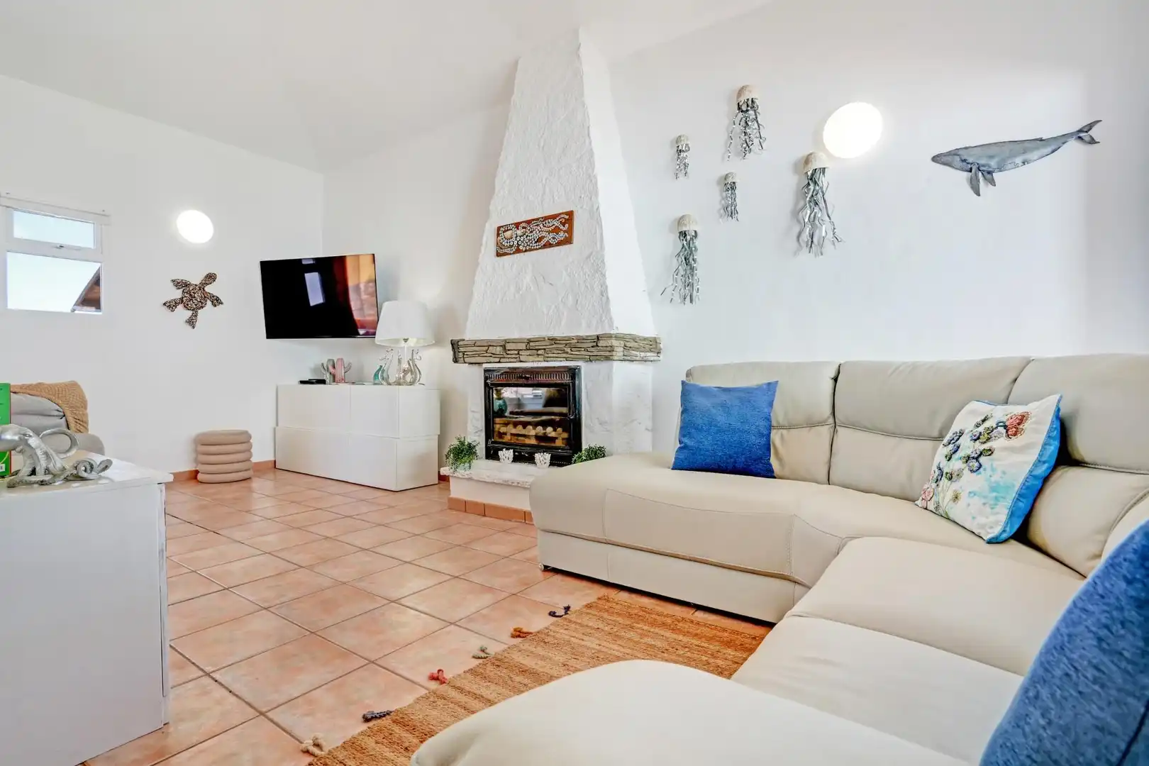 Sala d'estar de Casa o xalet en venda en La Oliva amb Jardí privat, Terrassa i Traster