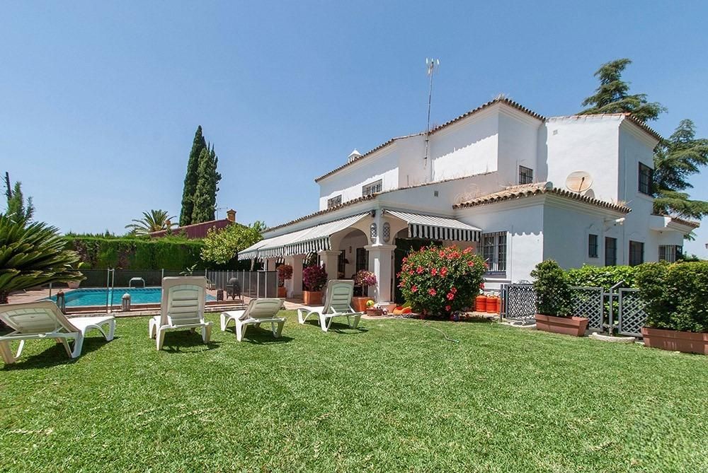 Garden of House or chalet for sale in Dos Hermanas  with Heating, Private garden and Terrace