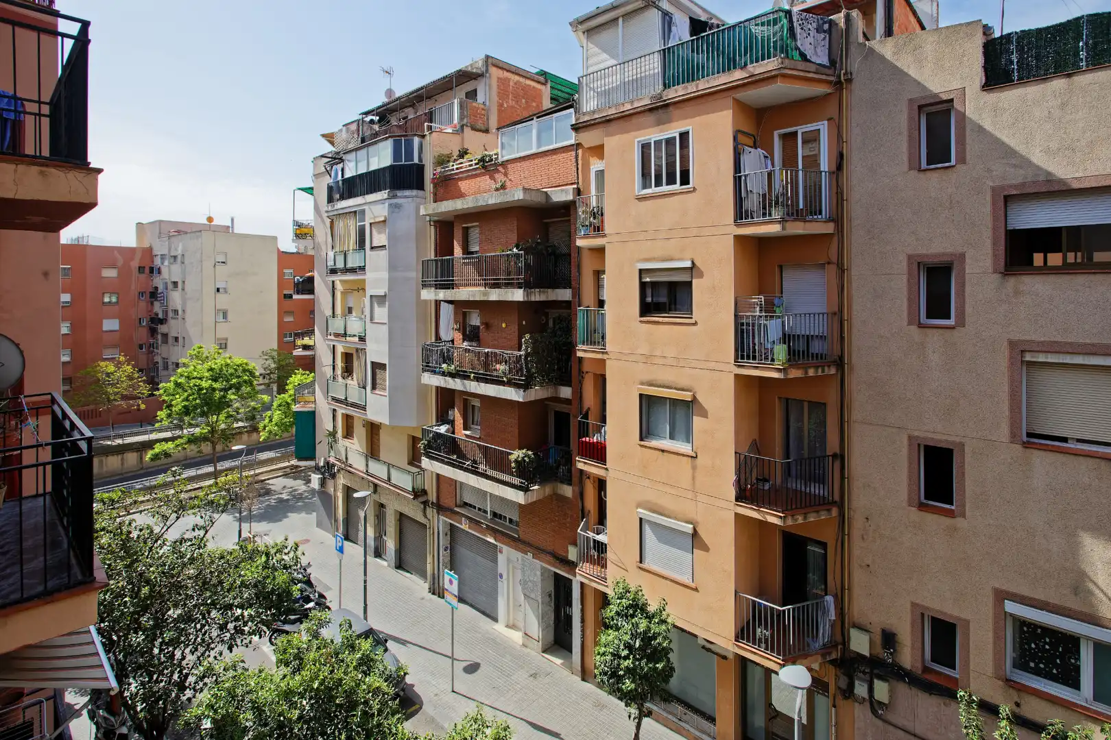 Exterior view of Flat for sale in L'Hospitalet de Llobregat