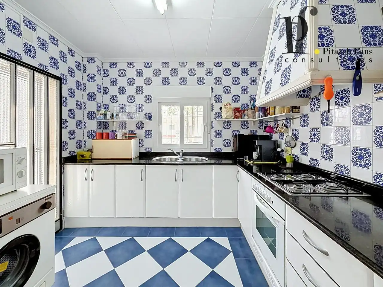 Cuina de Casa o xalet en venda en Moncofa amb Jardí privat, Terrassa i Traster