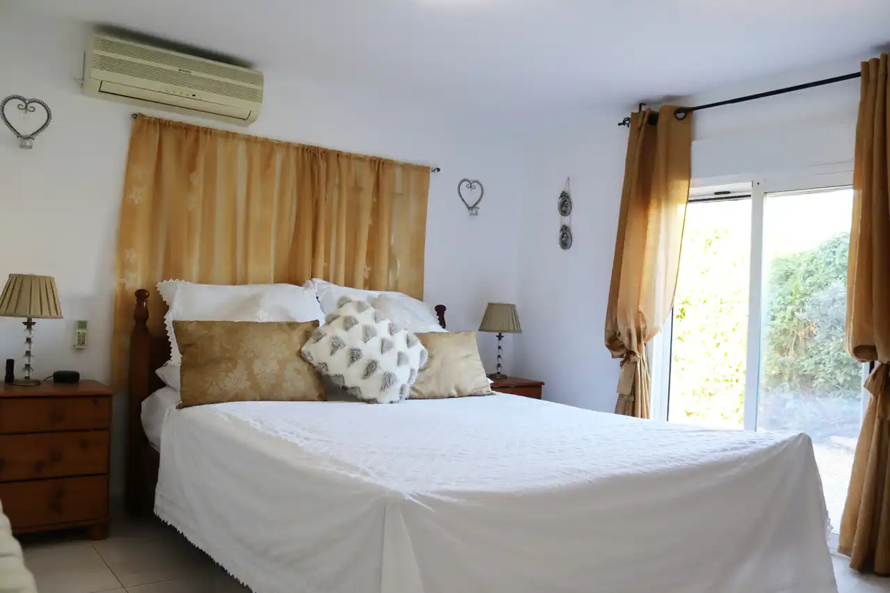 Bedroom of Houses for sale in Orba  with Swimming Pool