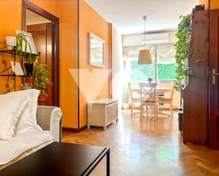 Sala d'estar de Pis en venda en  Madrid Capital amb Aire condicionat, Calefacció i Parquet