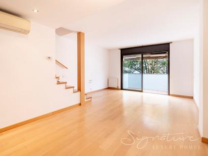 Sala d'estar de Casa o xalet en venda en Sant Cugat del Vallès amb Aire condicionat