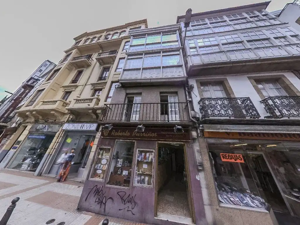 Piso con balcón en venta en Rúa San Andrés 110