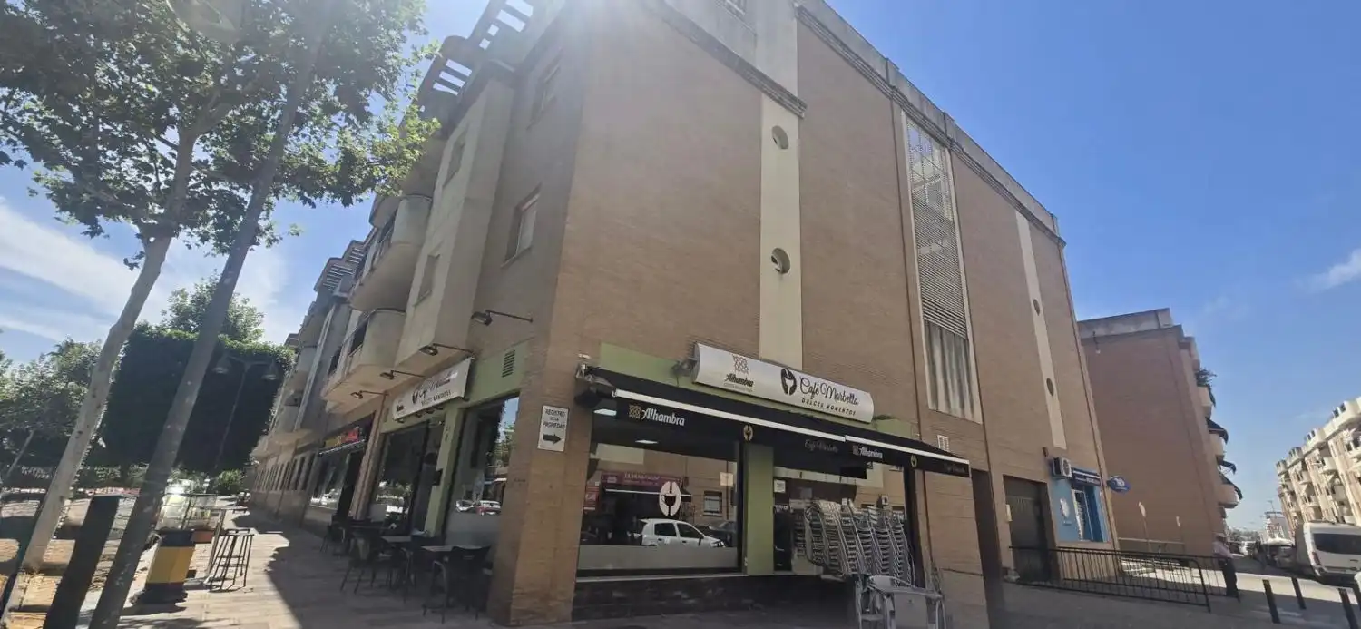Vista exterior de Piso en venta en Alcalá de Guadaira con Aire acondicionado