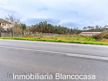 Terreni e lotti in vendita a Carballo