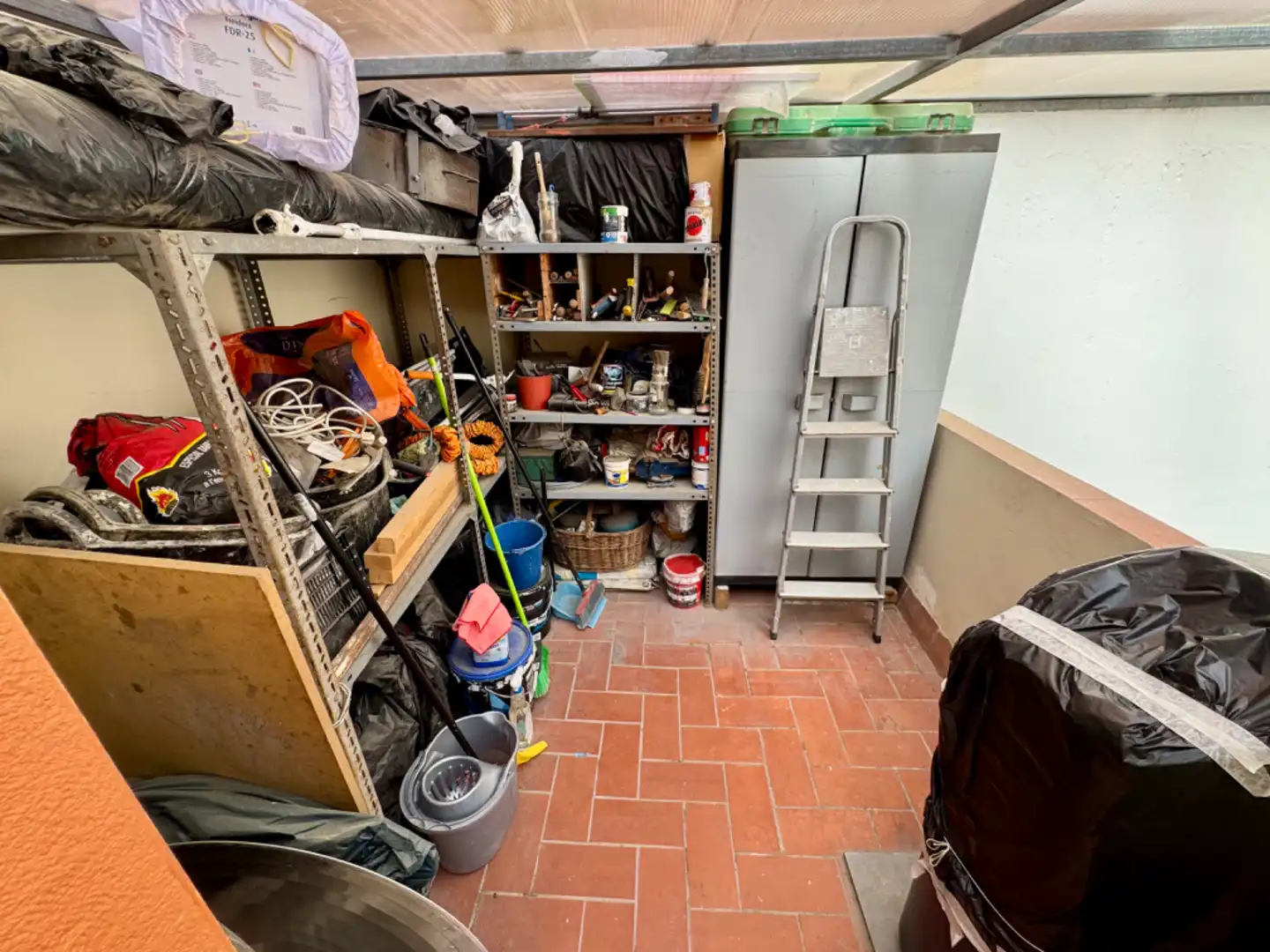 Piso en venta en Sant Boi de Llobregat con Aire acondicionado, Terraza y Trastero