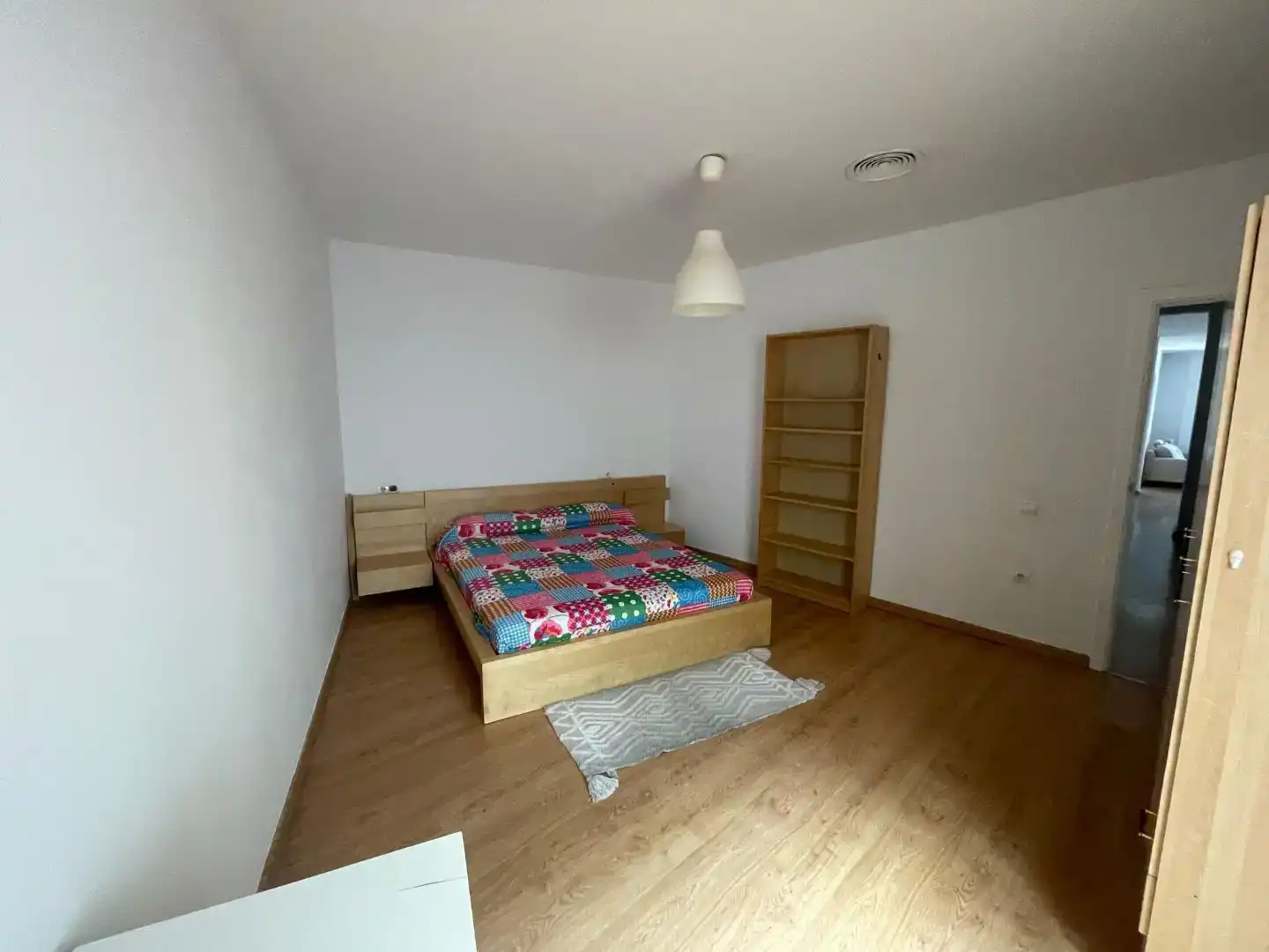 Dormitori de Pis per a compartir en Tortosa amb Aire condicionat, Parquet i Moblat