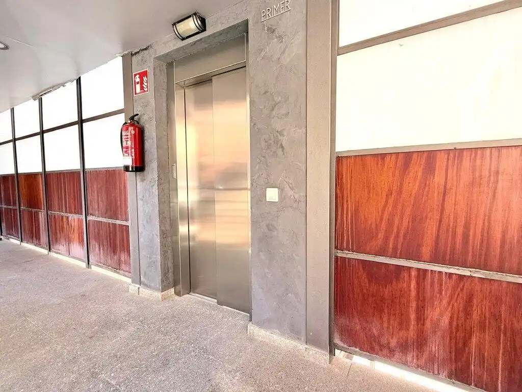 Wohnungen zum Verkauf in Figueres mit Klimaanlage, Heizung und Terrasse