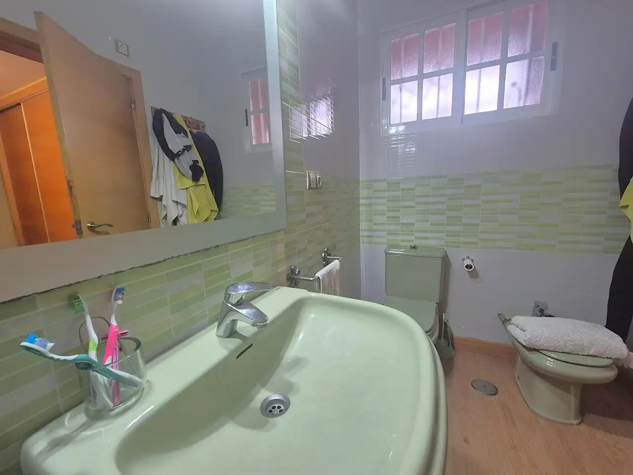 Bany de Casa o xalet en venda en Alicante / Alacant amb Aire condicionat, Jardí privat i Terrassa