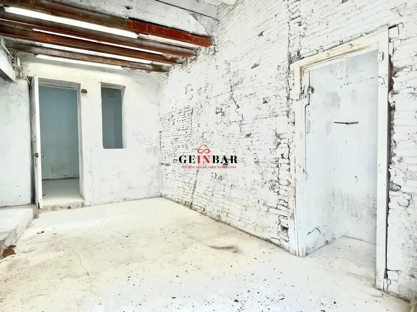 Planta baja en venta en Barcelona con Trastero y Alarma