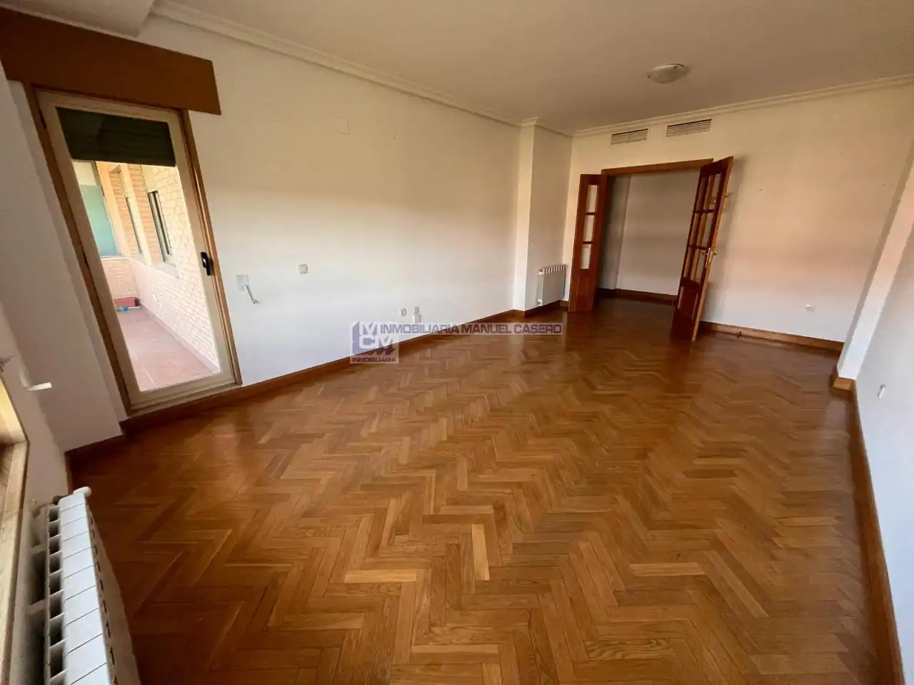 Living room of Flat for rent in Cáceres Capital  with Heating, Parquet flooring and Terrace