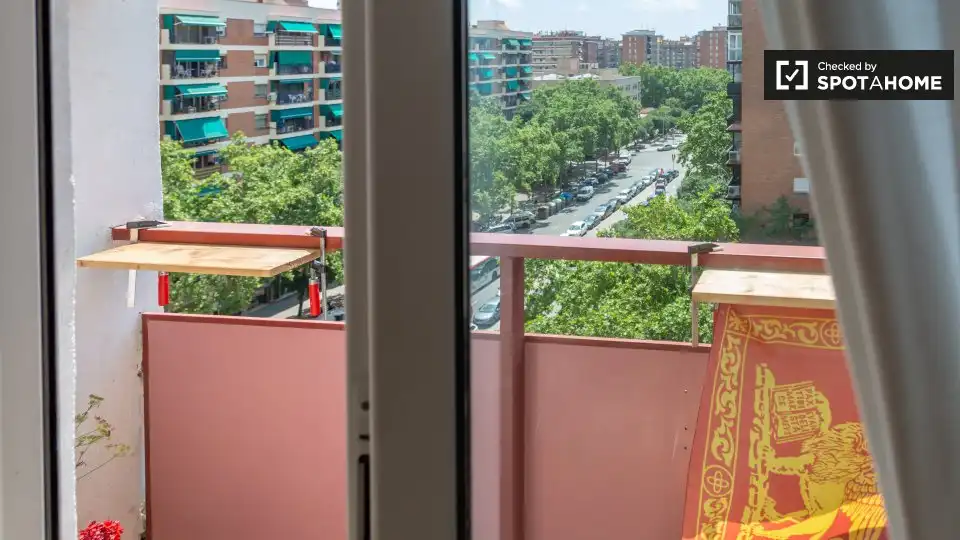 Dormitori de Apartament per a compartir en Barcelona amb Aire condicionat, Calefacció i Terrassa