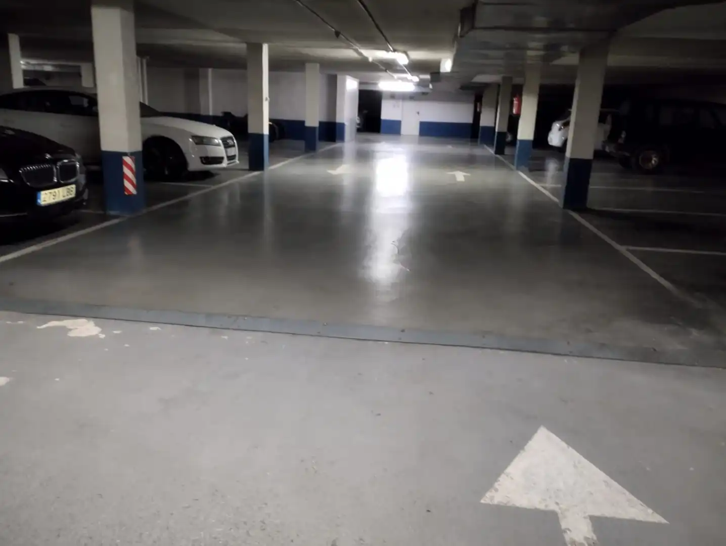 Aparcament de Pis en venda en  Logroño amb Calefacció, Parquet i Moblat