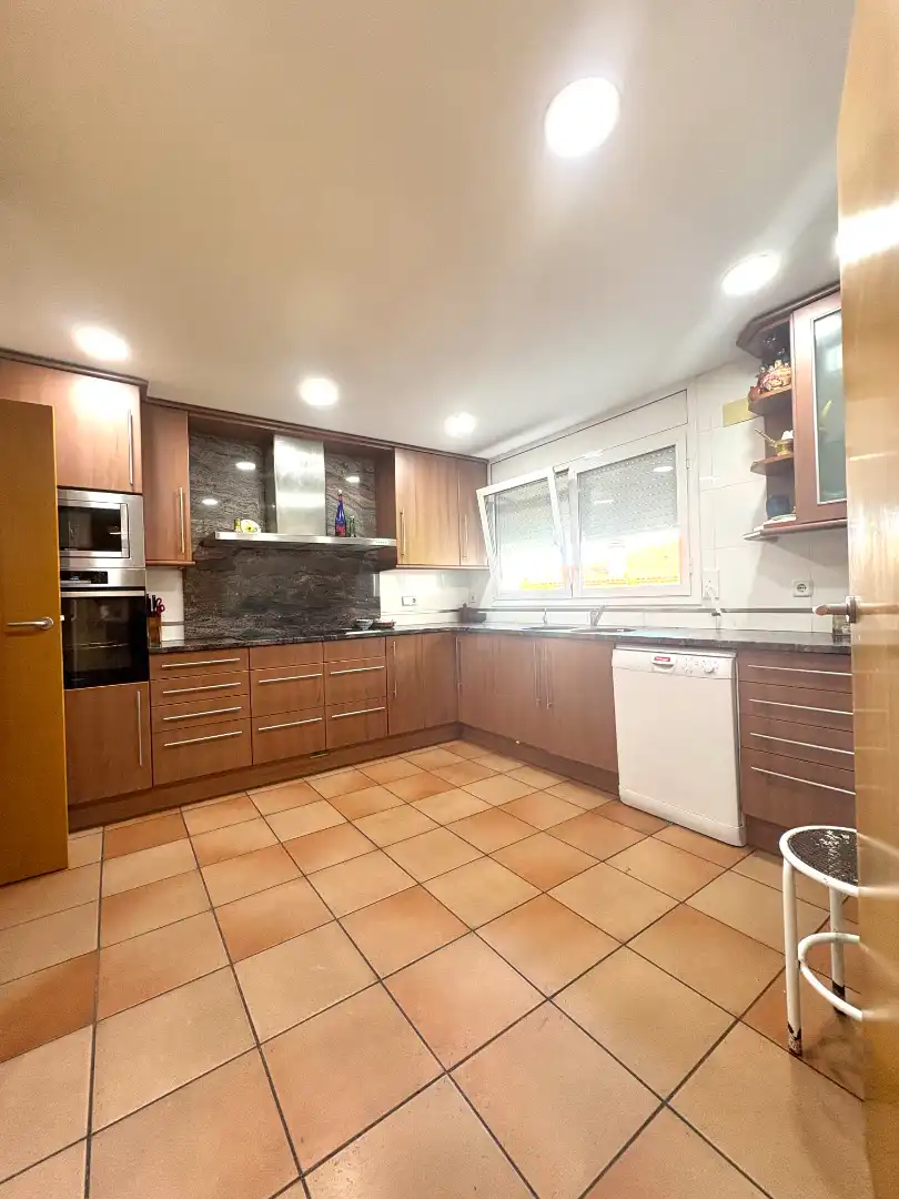 Cocina de Casa o chalet en venta en Rubí con Aire acondicionado, Calefacción y Jardín privado