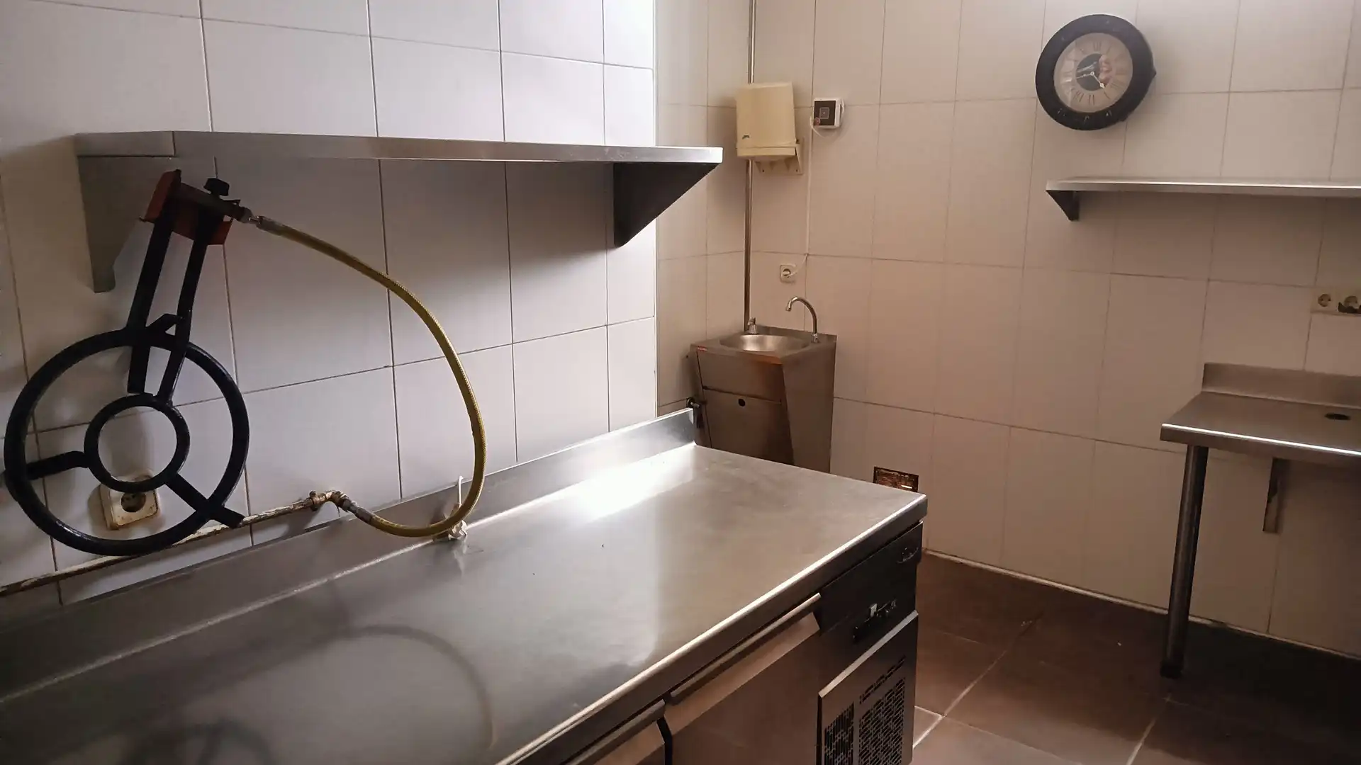 Local en venta en Calle de la Alcarria, Los Valles - Sanz Vázquez - El Fuerte