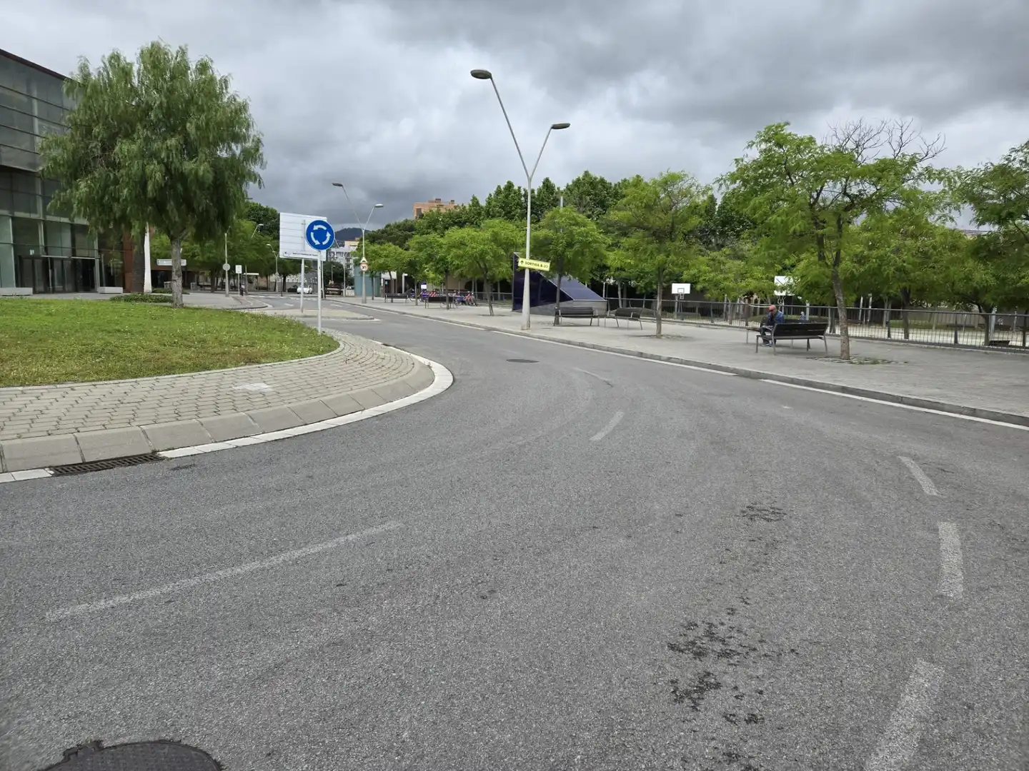 Vista exterior de Garatge en venda en Sant Feliu de Llobregat amb Alarma