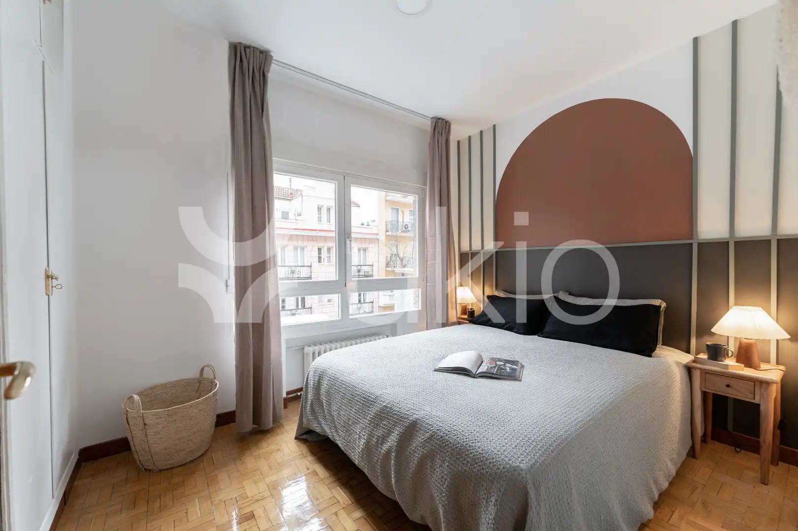 Dormitori de Apartament de lloguer en Madrid amb Aire condicionat, Calefacció i Terrassa