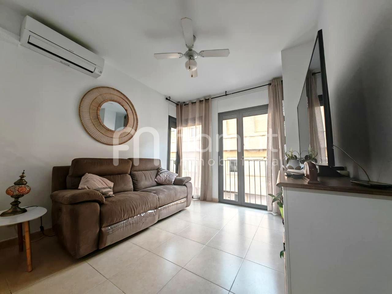 Sala d'estar de Pis en venda en Palafolls amb Aire condicionat i Terrassa