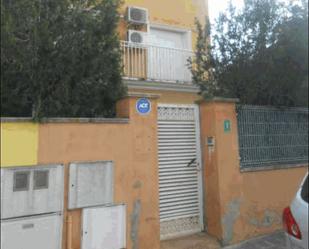 Exterior view of Single-family semi-detached for sale in La Pobla de Vallbona