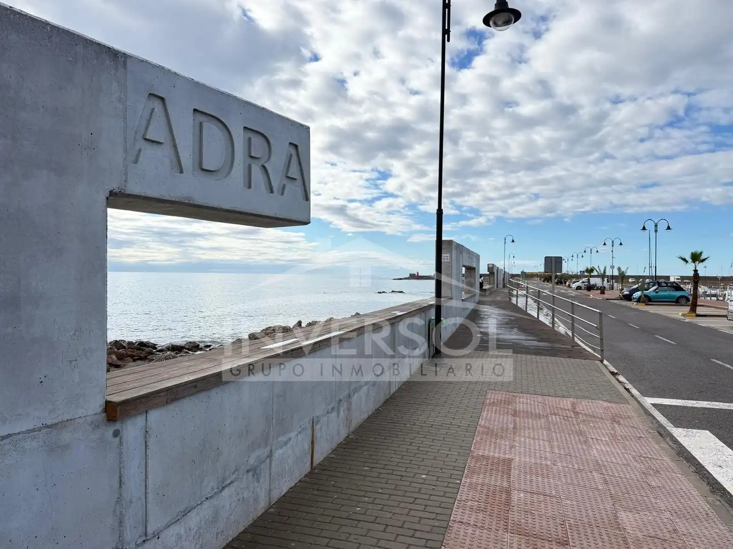 Vista exterior de Casa o xalet en venda en Adra amb Aire condicionat, Calefacció i Jardí privat
