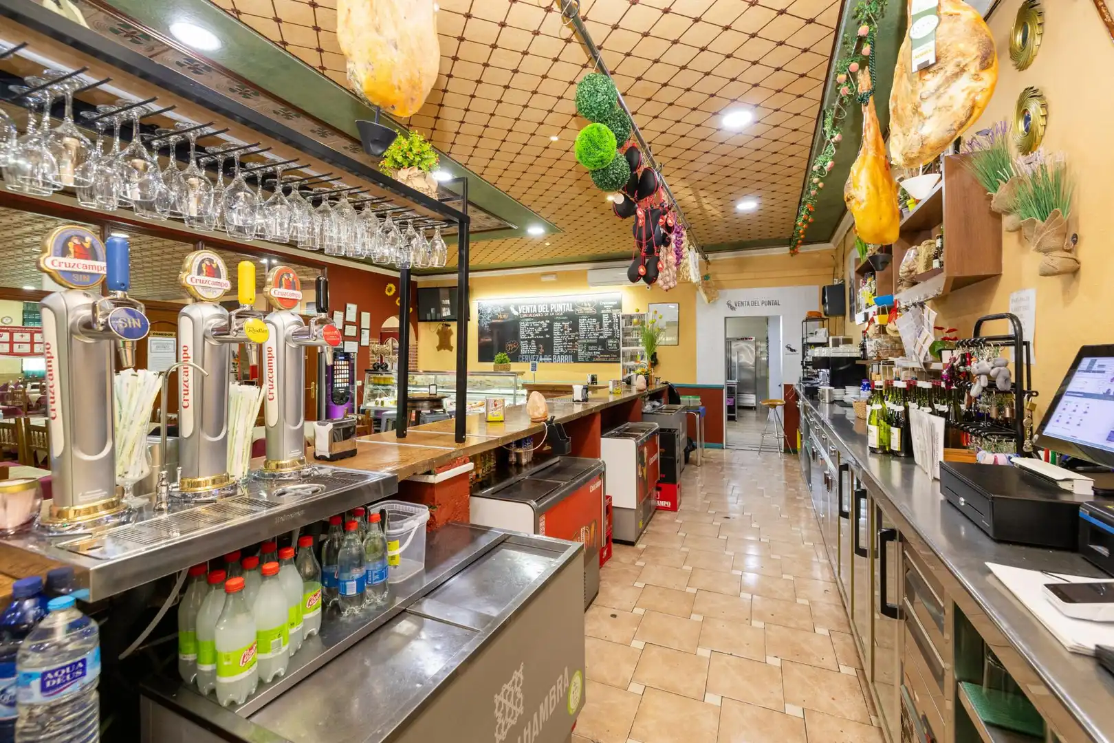 Local en venta en Huélago