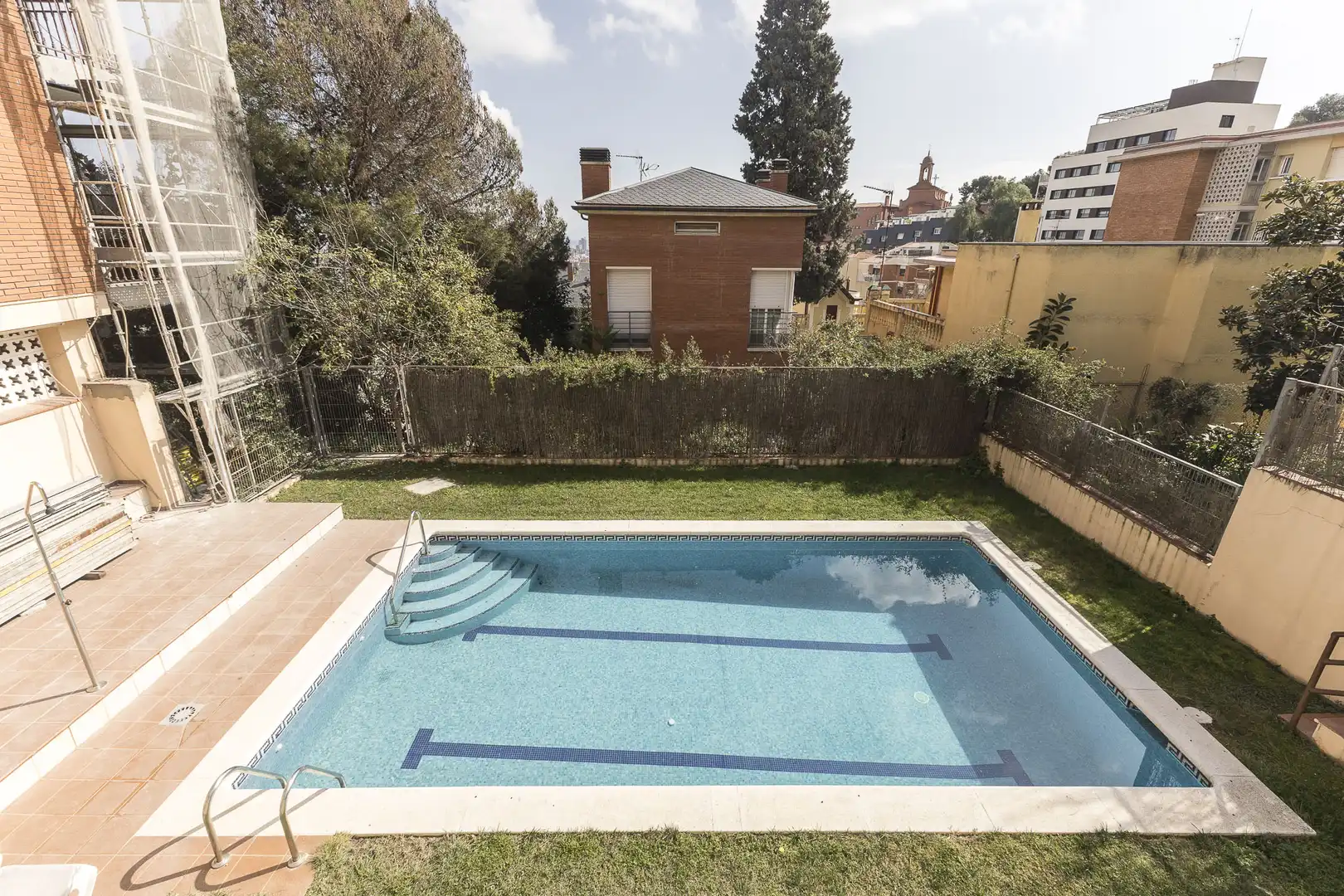 Piscina de Piso en venta en Barcelona con Calefacción, Jardín privado y Terraza