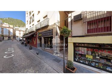 Locale commerciale in vendita a Audiencia 3