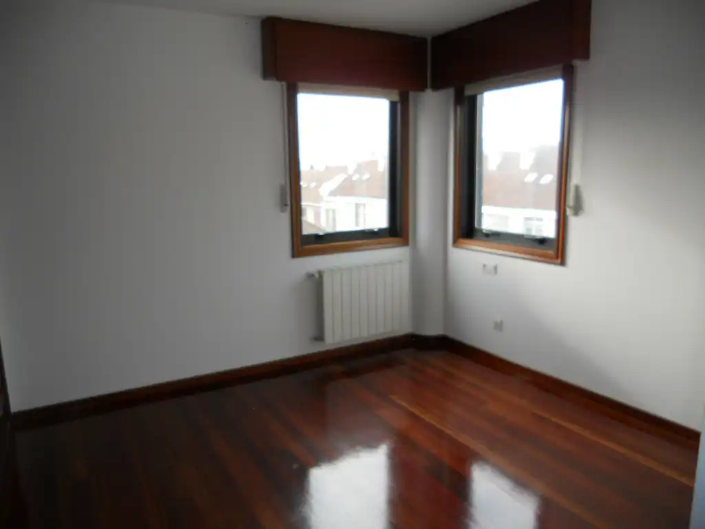 Habitación de Piso de alquiler en Santiago de Compostela  con Calefacción, Trastero y Horno