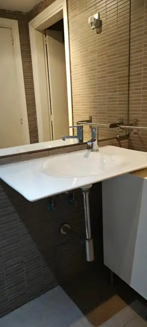 Bathroom of Office for rent in Madrid