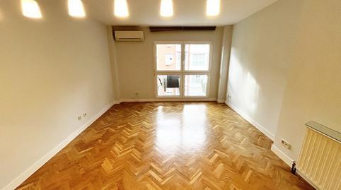 Photo 2 of Flat to rent in Calle José Álvarez de Toledo, Conde Orgaz - Piovera,  Madrid Capital