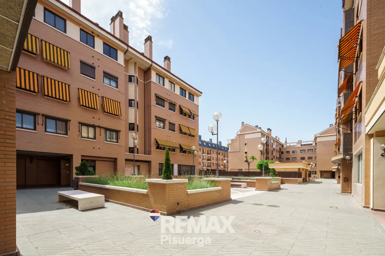 Vista exterior de Piso en venta en Valladolid con Aire acondicionado, Calefacción y Jardín privado