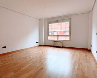 Living room of Flat to rent in  Madrid Capital  with Heating, Terrace and Storage room