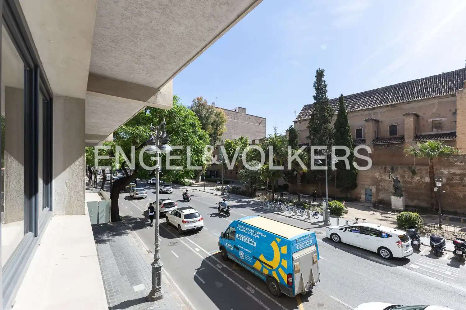 Exterior view of Flat for rent in Valencia  with Air Conditioner, Heating and Terrace
