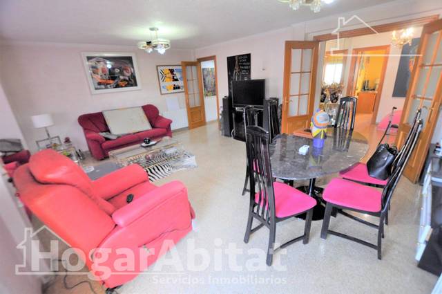 Piso en Venta en Avenida Gaspar Aguilar en L'Hort de Senabre