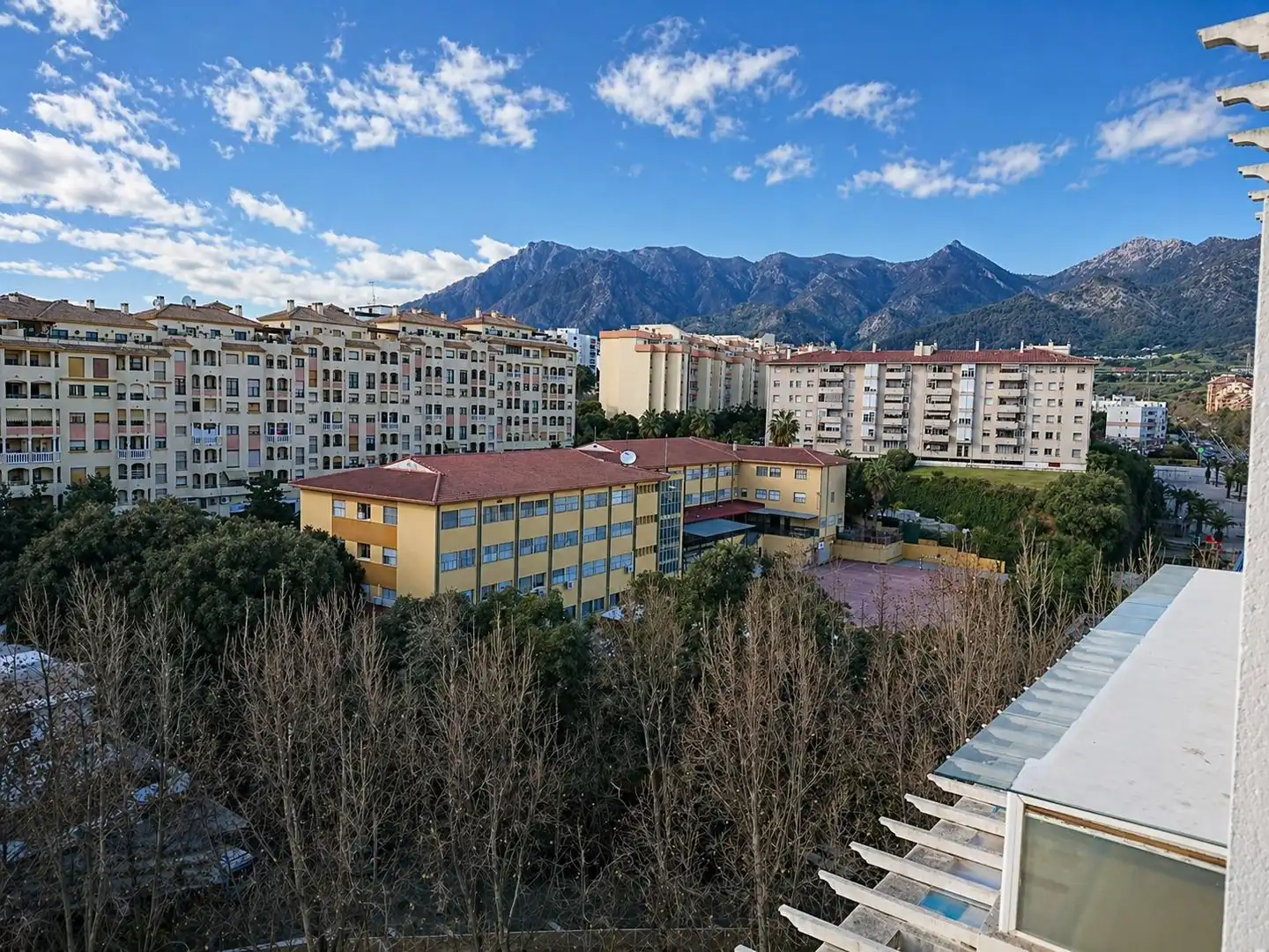 Vista exterior de Apartament en venda en Marbella amb Aire condicionat, Terrassa i Traster