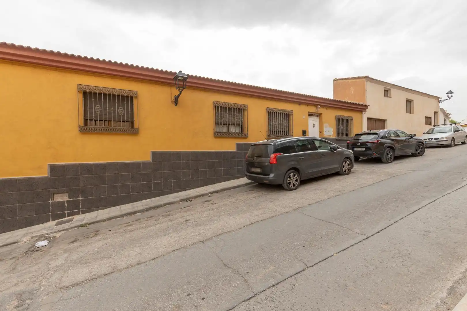 Vista exterior de Casa o xalet en venda en Iznalloz