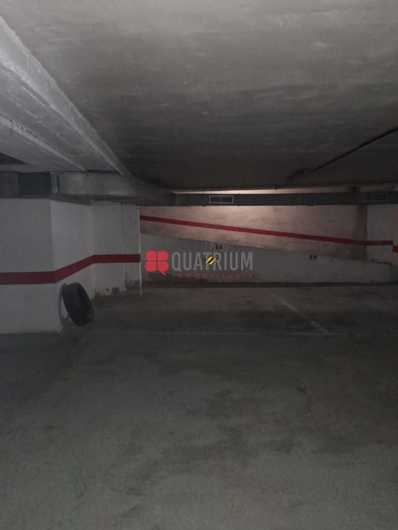Parking of Garage for rent in Santiago de Compostela 